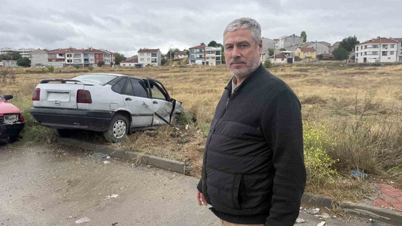 Galerici gece yarısı tarlaya devrilen aracının hesabını soruyor