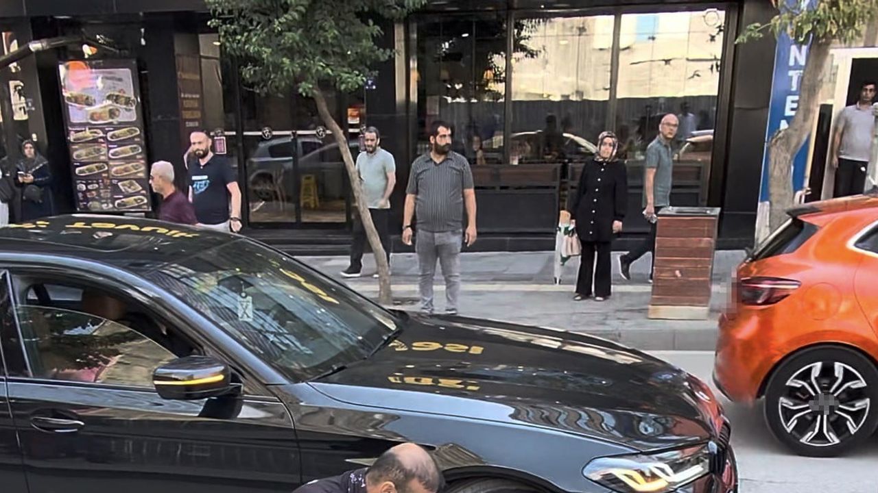Gazi Caddesi'nde durdurulan şüpheli havalı tabancayla kaçmaya çalışırken yakalandı