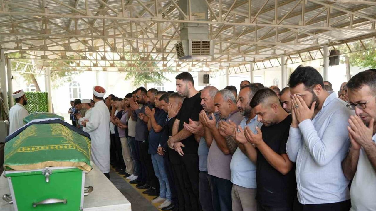 Gaziantep'te 14 yaşındaki Nisa Törer gözyaşlarıyla defnedildi