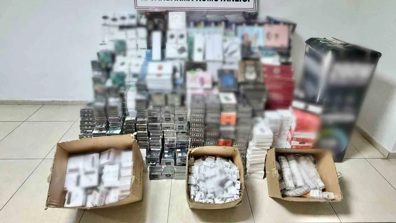 Gaziantep'te elektronik kaçakçılığına darbe: 4 milyon liralık ürün ele geçirildi