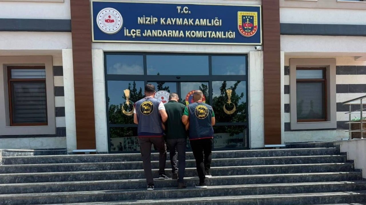 Gaziantep'te jandarmadan operasyon: kesinleşmiş 10'ar yıl hapis cezası bulunan iki kişi tutuklandı