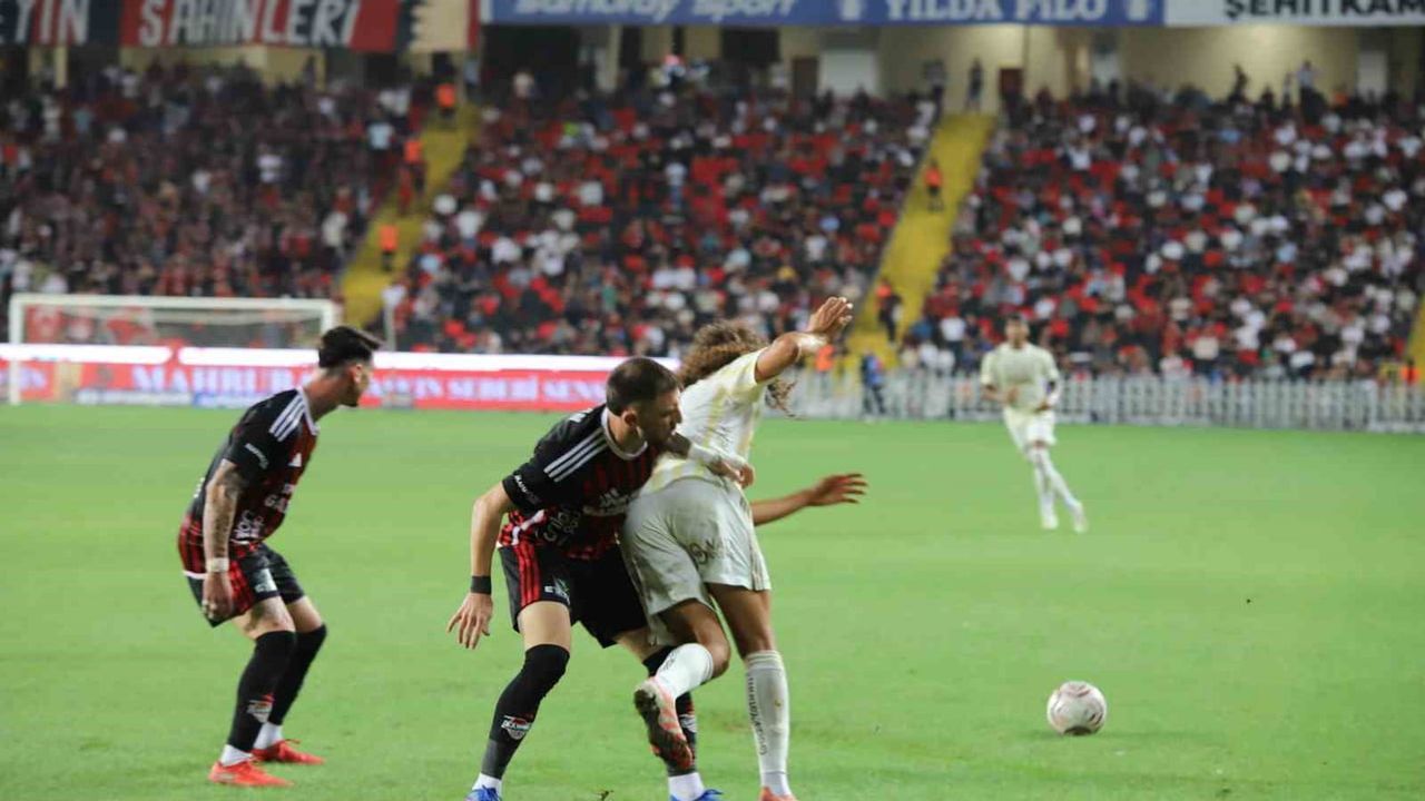 Gaziantep'te tempo yüksek, gol yok: ilk yarı 0-0
