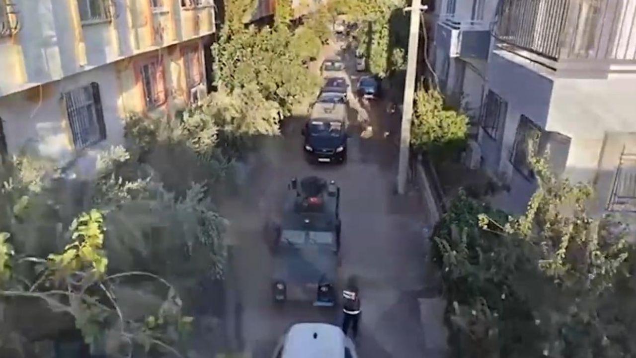 Gaziantep'te uyuşturucu üretimine yönelik operasyonda 50 kök kenevir ve 2 gözaltı