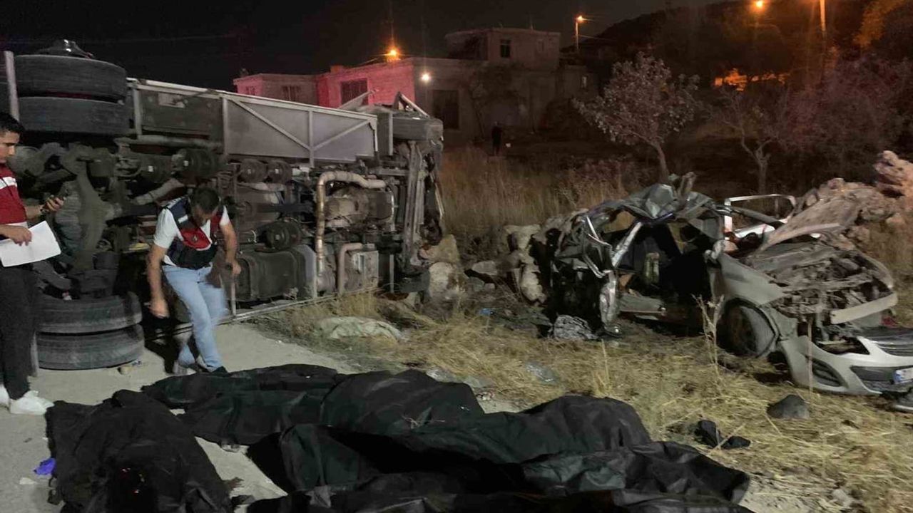 gaziantep'teki çarpışmanın ardından hayatını kaybeden yedi kişinin isimleri netlik kazandı