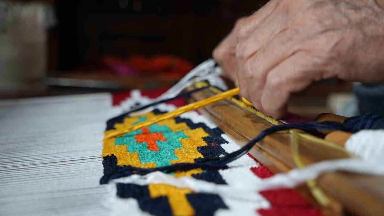 Gaziantep'ten dünyaya açılan 3 metrekarelik kilim tezgâhı