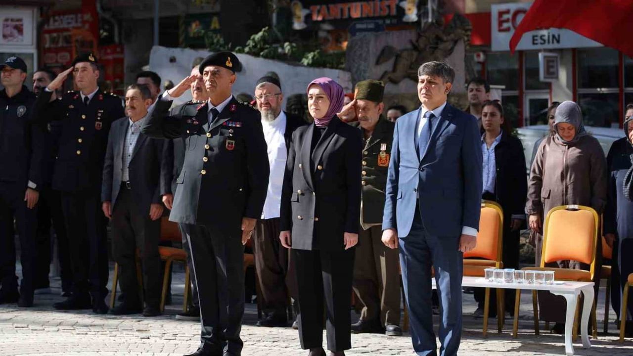 Gaziler anıldı: Osmaneli ve Söğüt'te çelenk ve şiirlerle anma