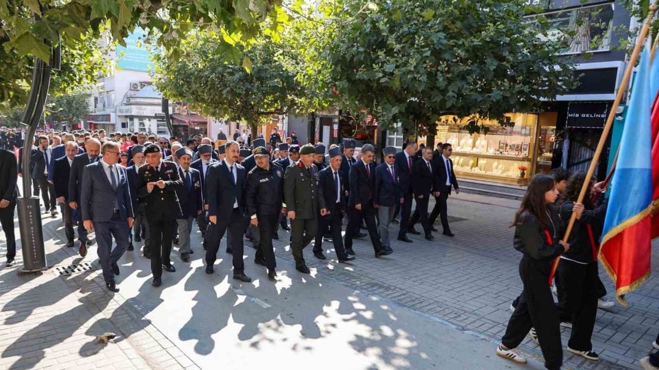 Gaziler günü Bolu sokaklarında saygıyla kutlandı