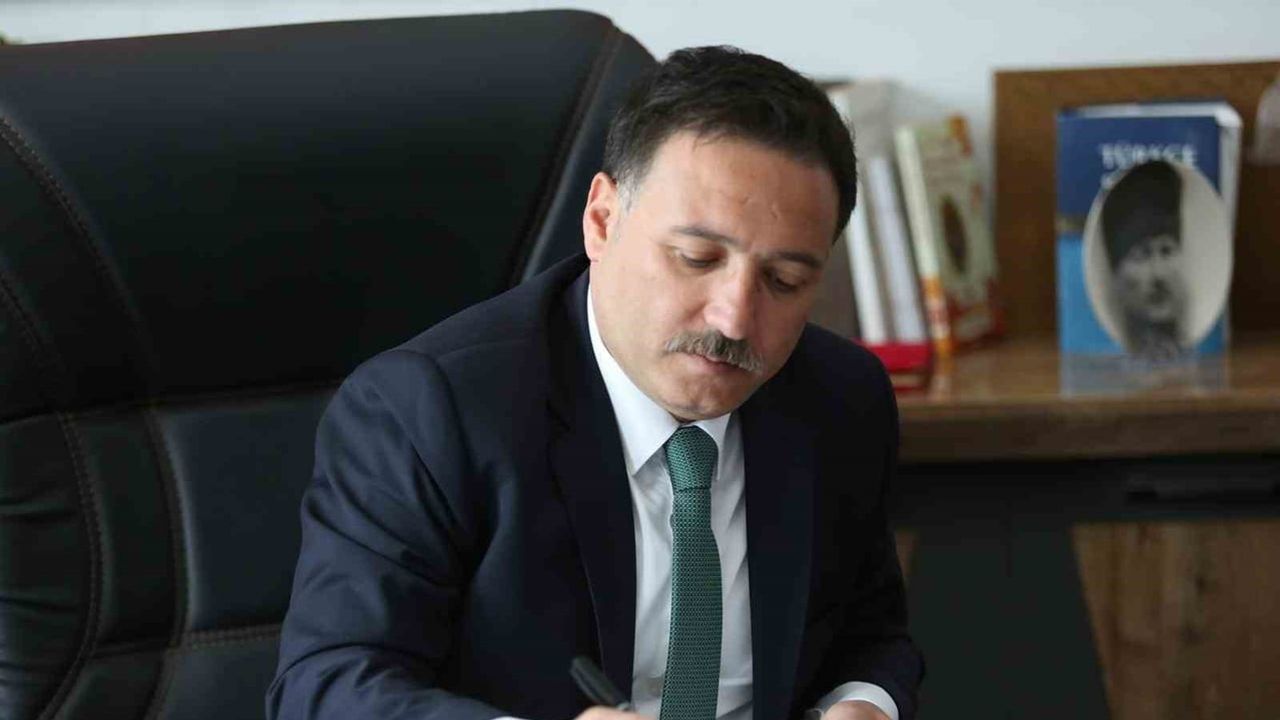Gazilerin fedakârlığı milletin yolunu aydınlatan mirastır