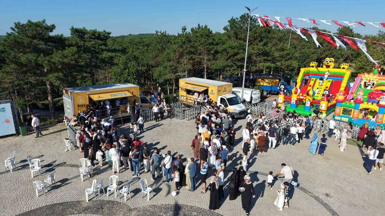 Gaziosmanpaşa'da geleneksel sünnet şöleniyle 500'e yakın çocuğun yüzü güldü