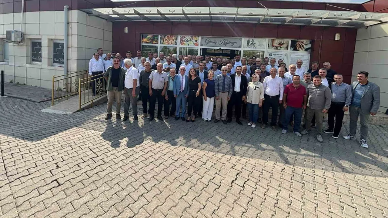 Gdz elektrik muhtarlarla sahada: Salihli ve Köprübaşı'nda ortak çözüm arayışı