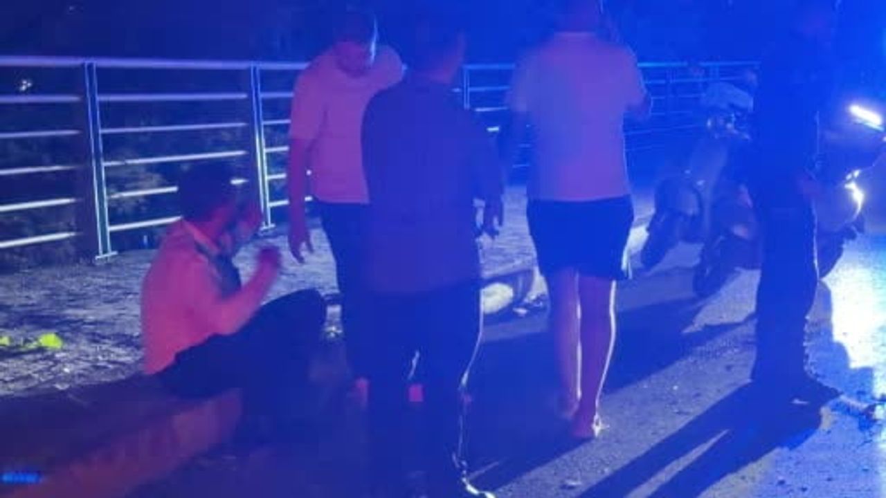 Gebze'de kontrolden çıkan belediye otobüsü iki aracı savurdu: üç kişi hafif yaralandı