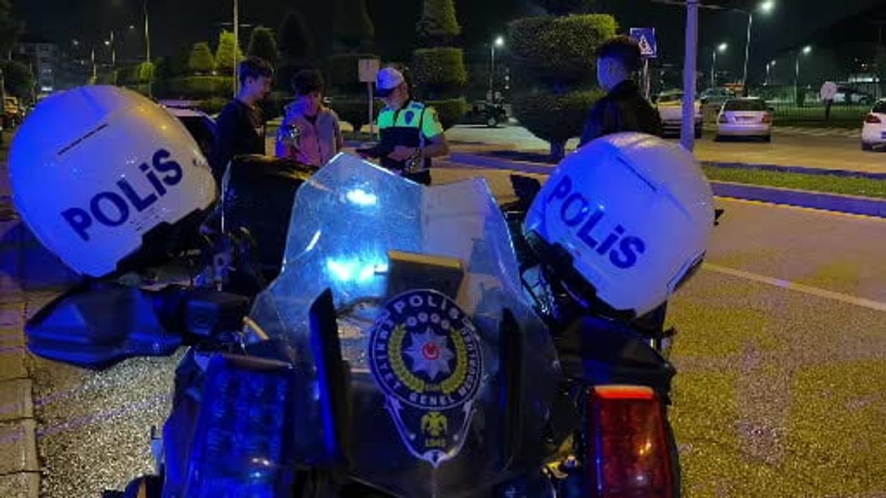 Gece denetimi Bolu'da motosiklet sürücülerine kask ve hız uyarısı