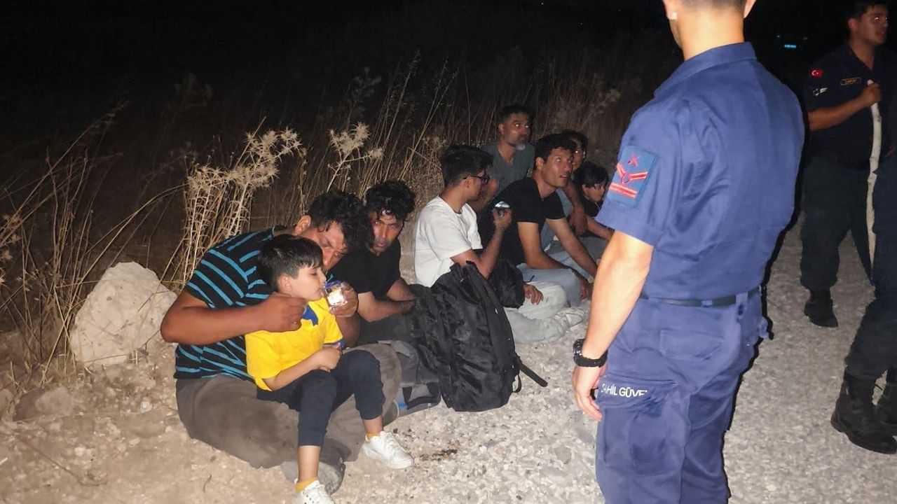 Gece yardım çağrısına müdahale: Alaçatı’da 8 çocuk dahil 18 Afganistan uyruklu kurtarıldı