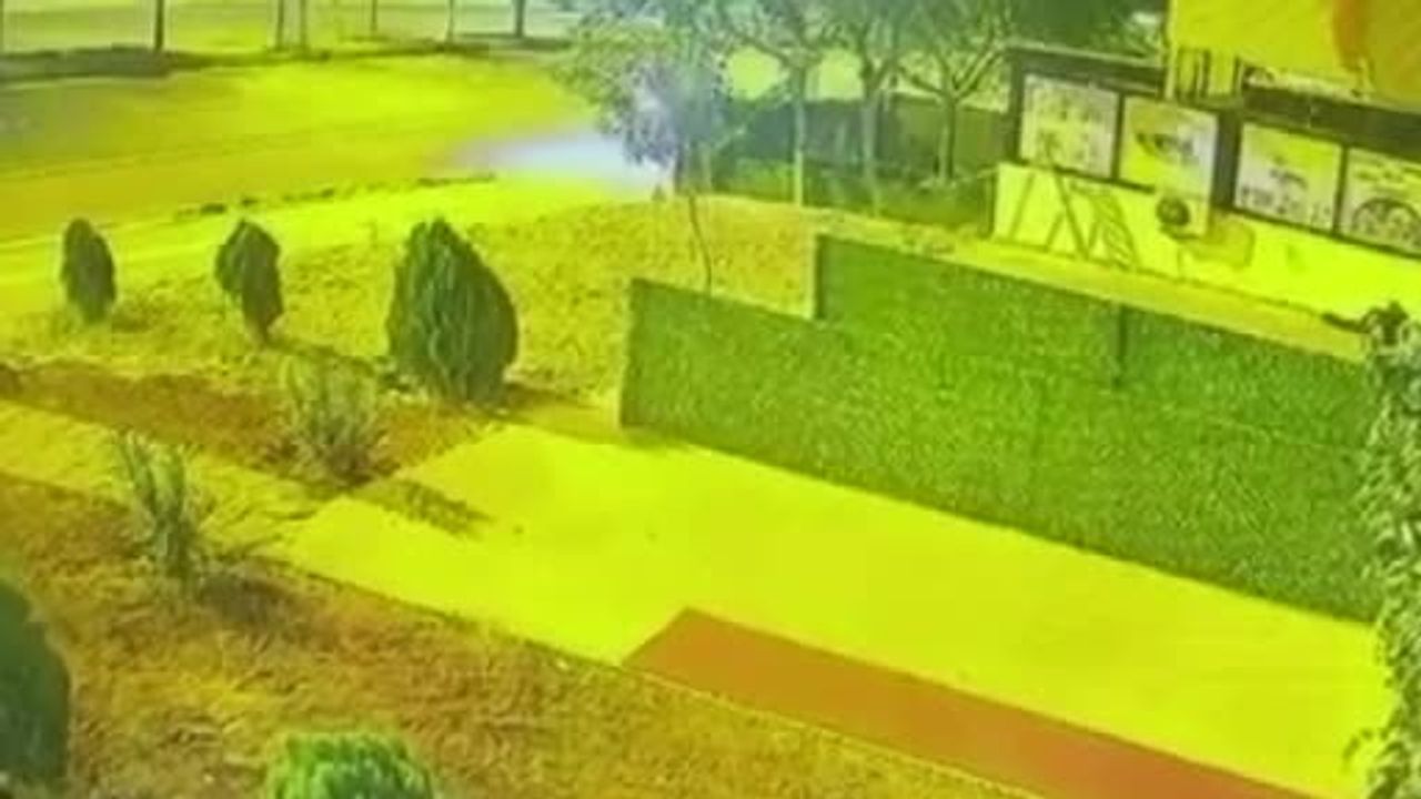 Gece yarısı paniği: Diyarbakır'da iş yerine ateş açan maskeli kişi yakalandı