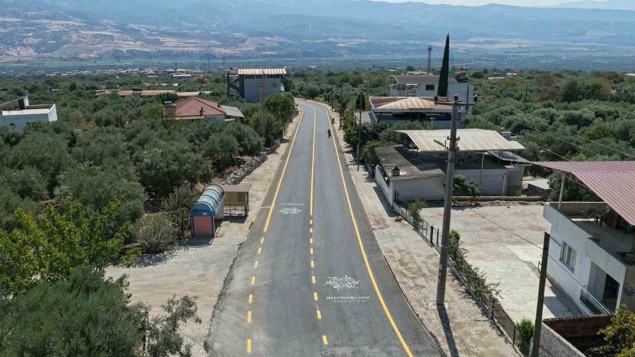 Gencelli ve Gencellidere arasındaki yol sıcak asfaltla yenilendi