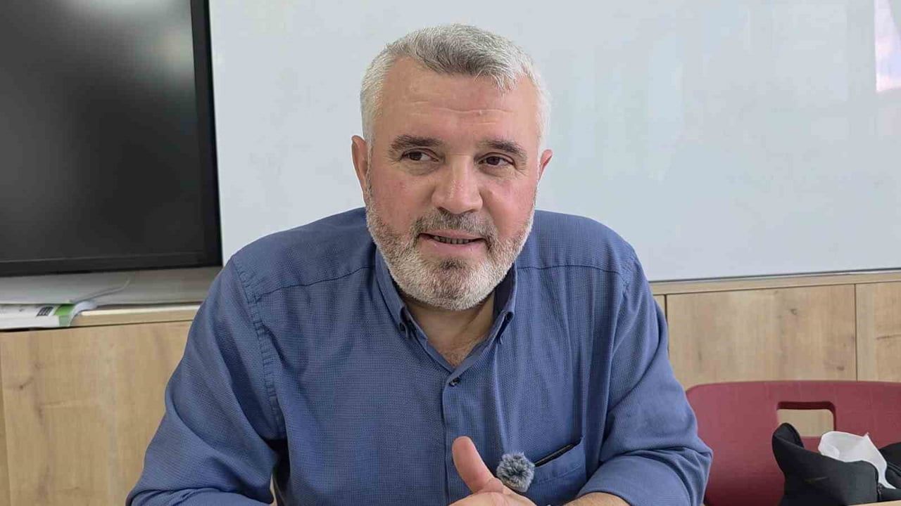 Gençler ve yetişkinler hüsn-i hatı Kütahya'da yeniden canlandırıyor