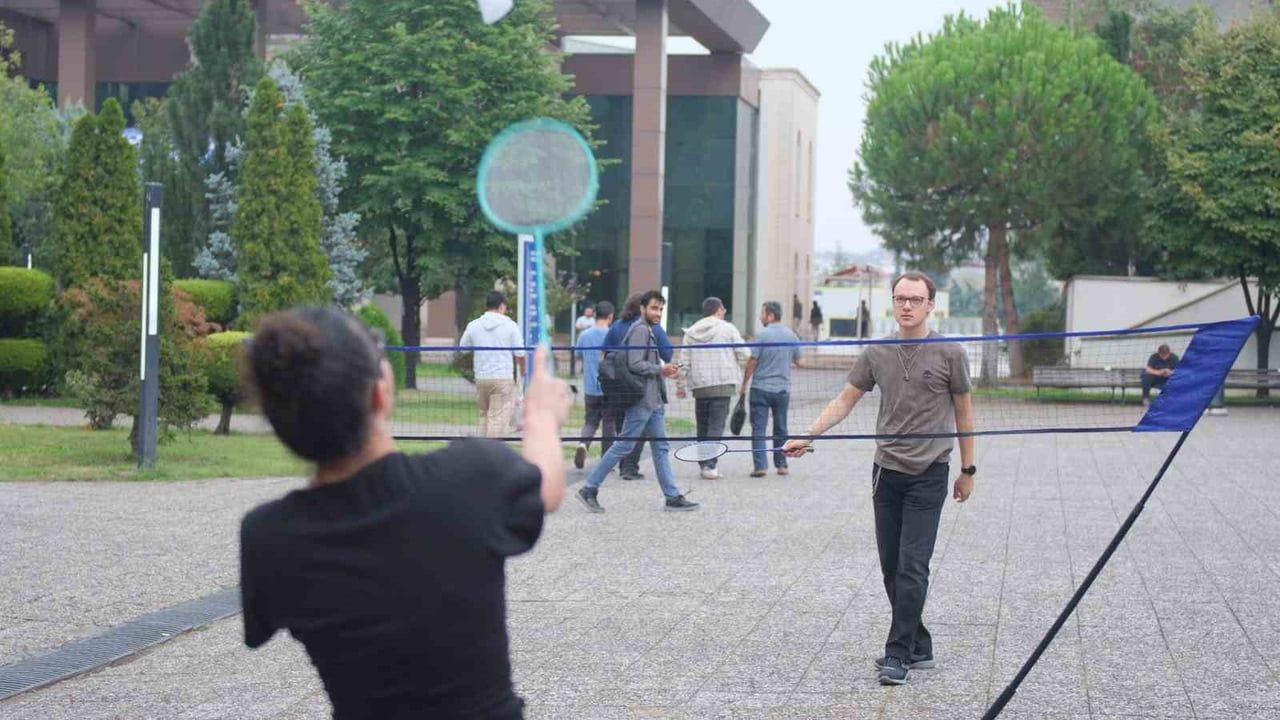 Gençlere sıcak karşılama: Yıldırım'da öğrenci karşılama günü