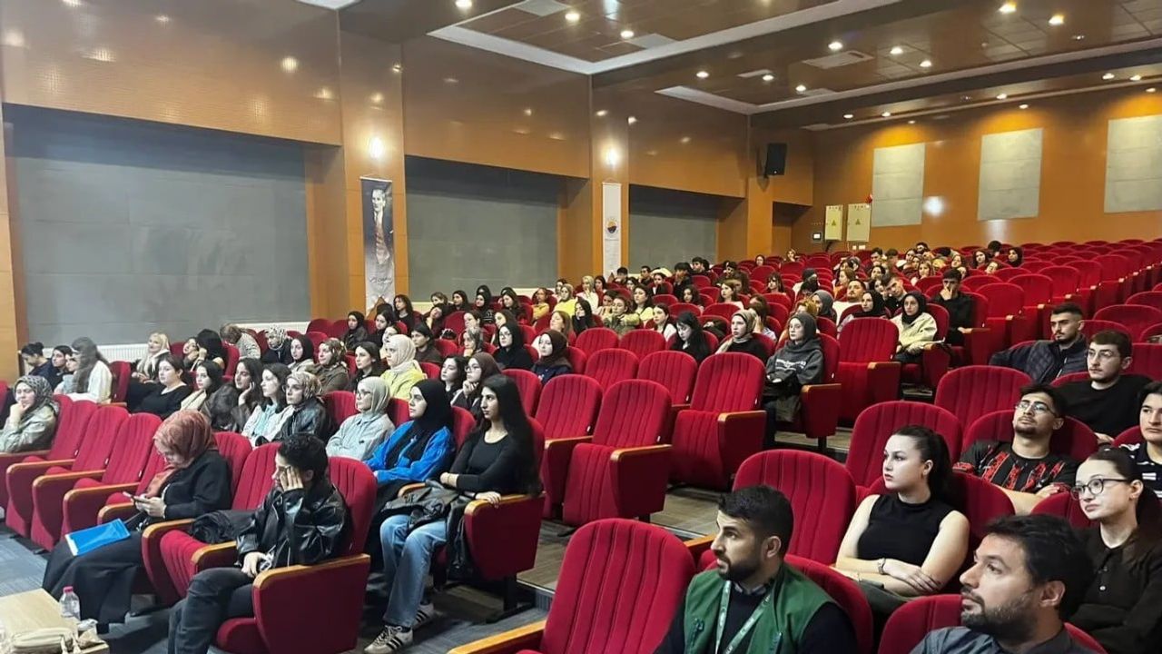Gençlere uyuşturucu farkındalığı: Sinop Üniversitesi'nde bilgilendirme