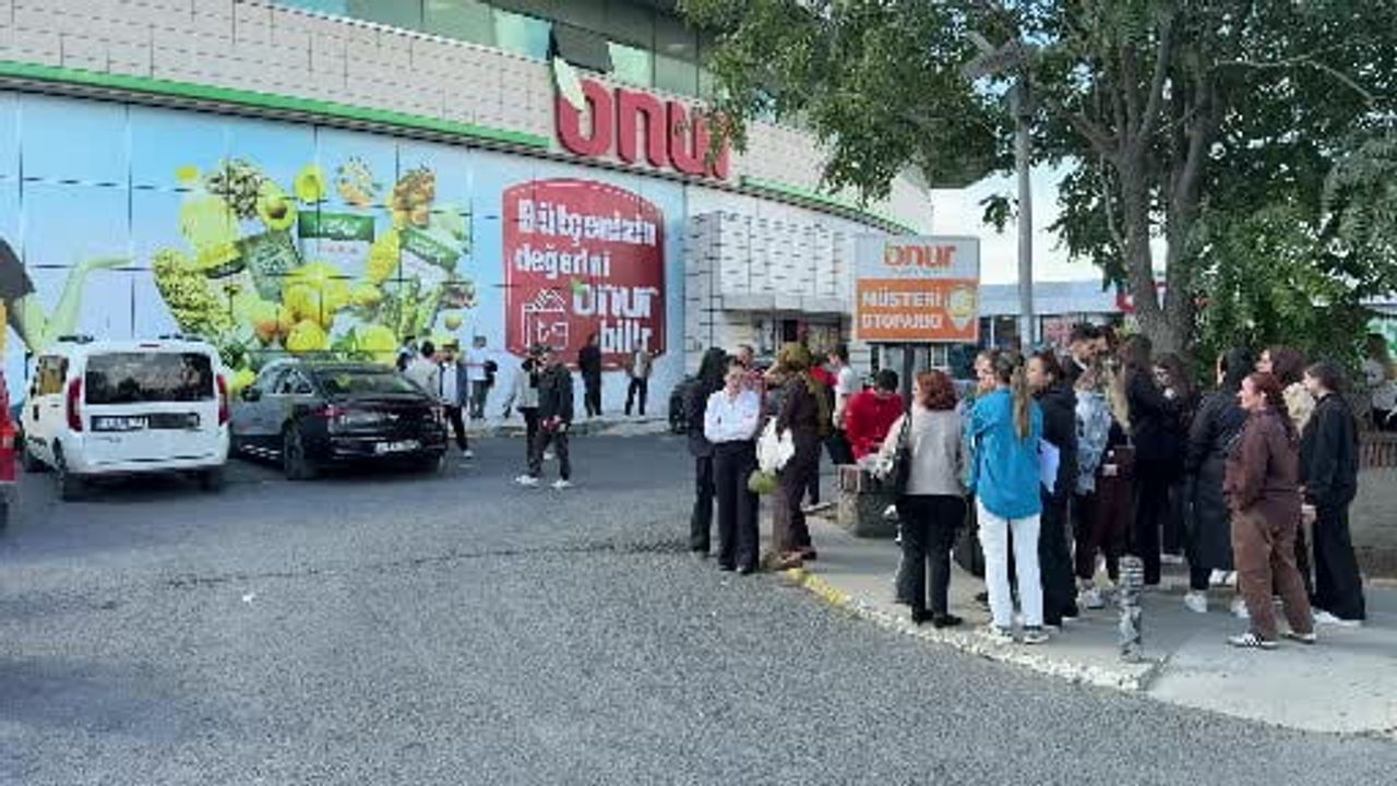 genel müdürlük otoparkında elektrikli araç yangını bina tahliye edildi