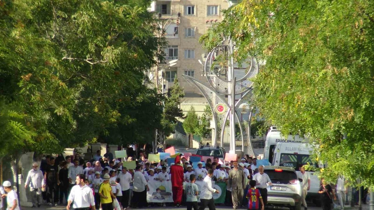 Gercüş'te minikler namazla buluştu: 30 günlük eğitim finali parka taşındı