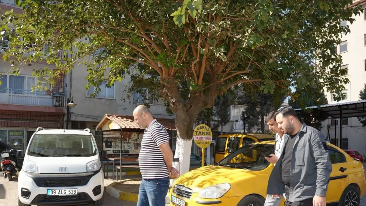 Germencik minibüs durağına gölgelik tente uygulaması yapıldı