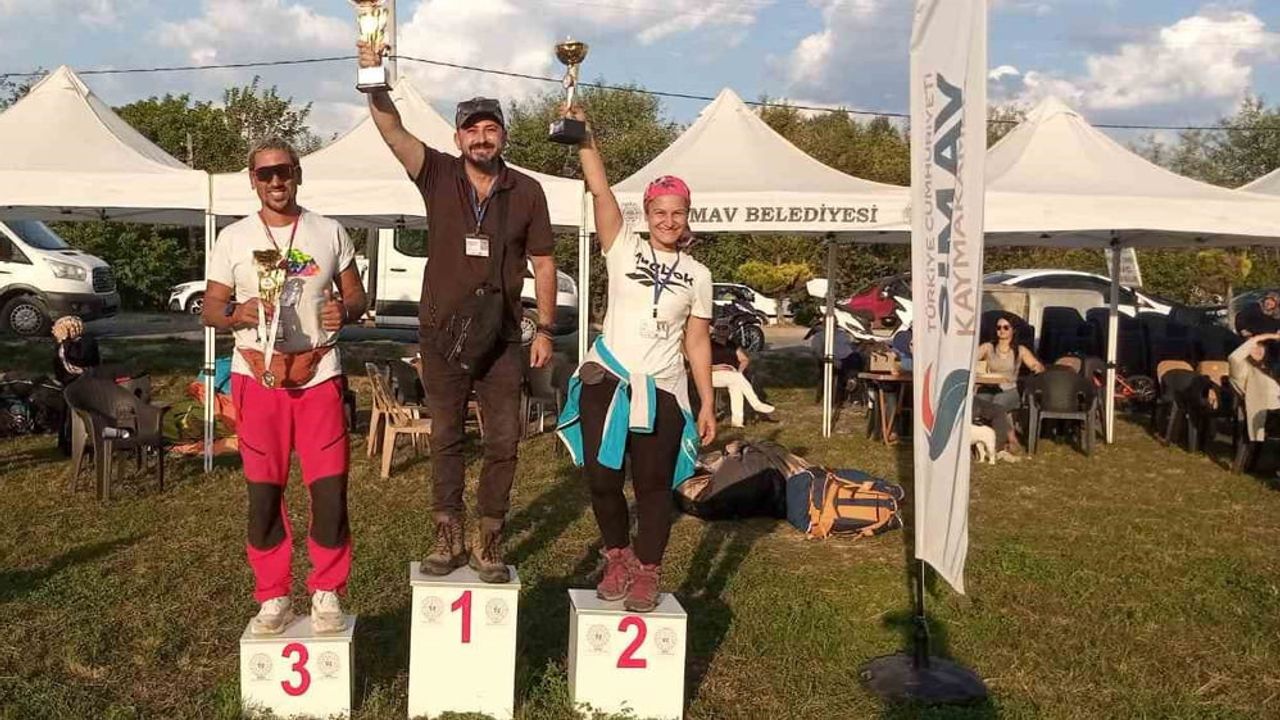 Gökyüzünde festival coşkusu: Simav Eynal'de uçuş şenliği