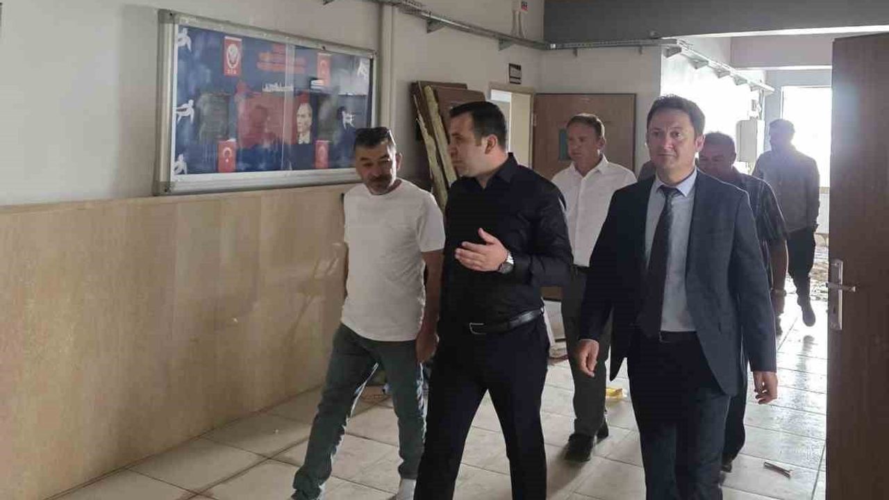 Gölbaşı Anadolu Lisesi'nde güçlendirme ve tadilat çalışmaları yakından takip ediliyor
