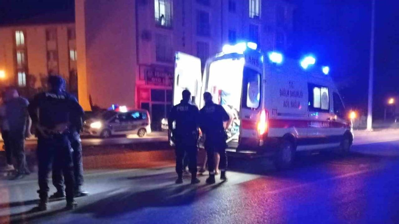 Gölbaşı bulvarında motosiklet devrildi, sürücü hastaneye kaldırıldı