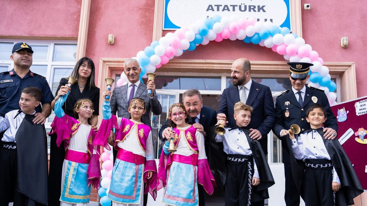 Gölbaşı'nda okula ilk adım: Yakup Odabaşı öğrencilerle buluştu