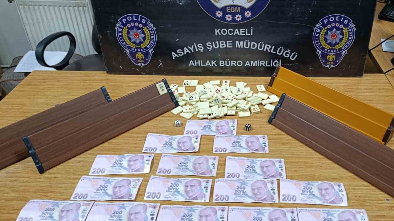 Gölcük'te ruhsatlı kahvehanede kumar baskını: işletmeci hakkında adli işlem
