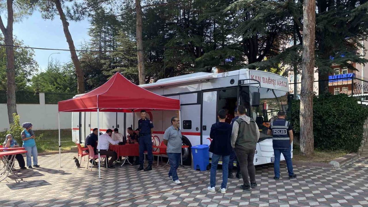 Gölpazarı'nda güvenlik güçleriyle örnek dayanışma: 48 kişi kan verdi