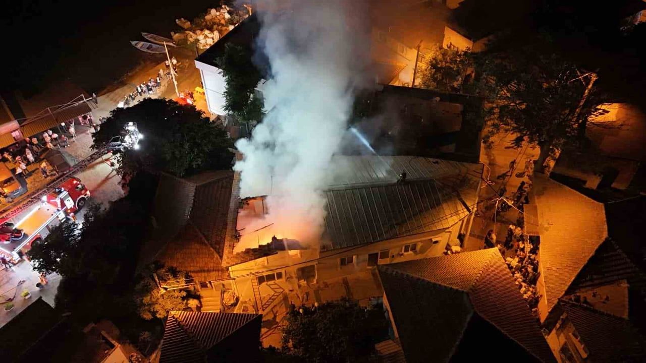 Gölyazı'da geceyi aydınlatan alevler itfaiyeyi alarma geçirdi