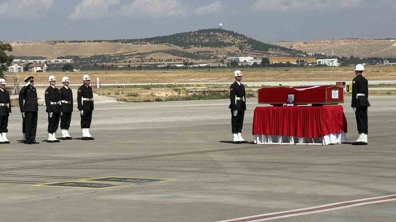 Görev başında rahatsızlanan tankçı uzman çavuş memleketine uğurlandı