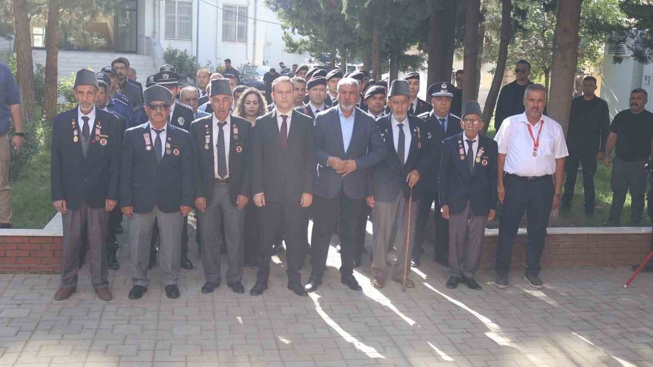 Gösterilen saygı İdil'de Gaziler Günü anma töreni
