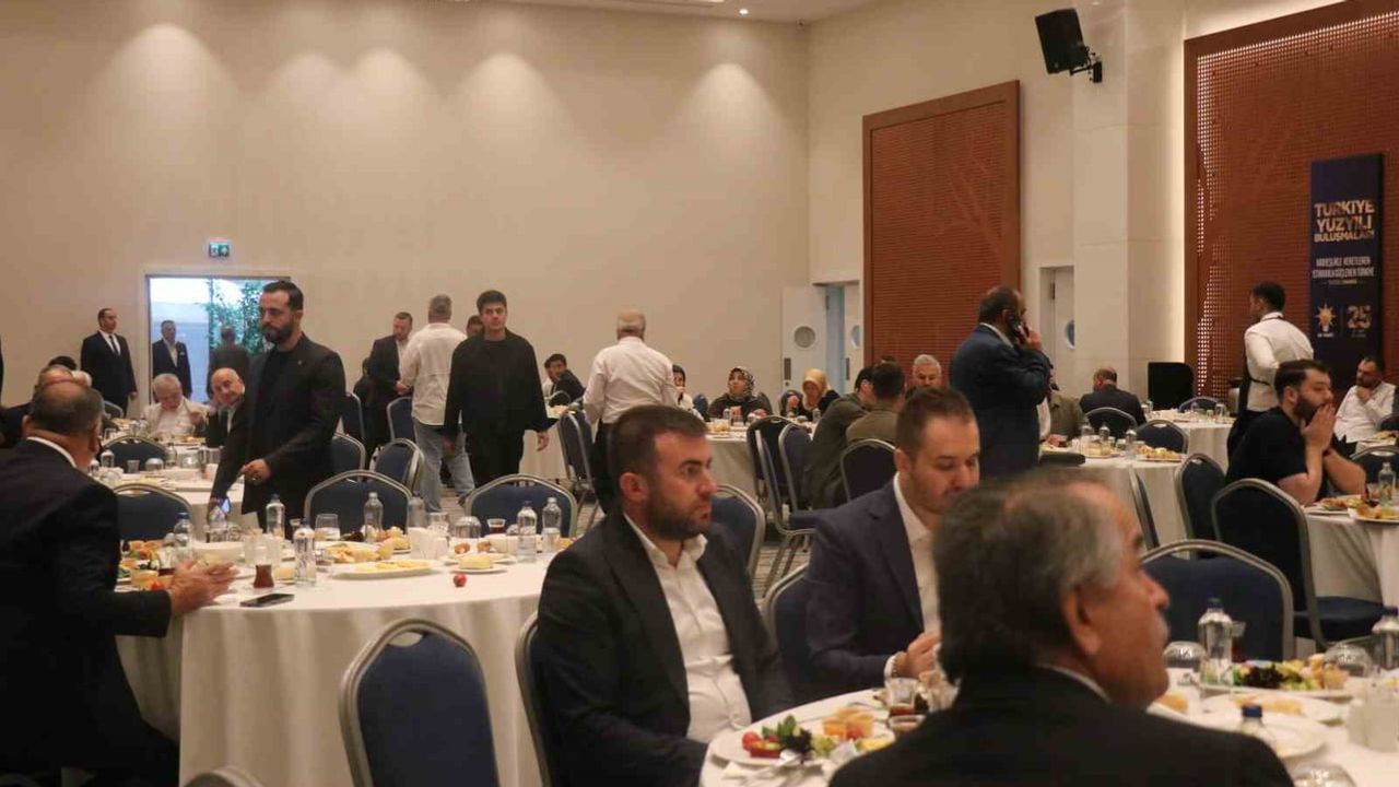 Gül: Erdoğan’ın adaylığına anayasada hukuki bir engel bulunmuyor
