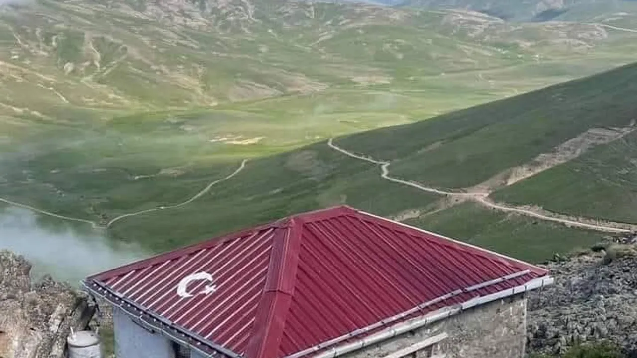 Gümüşhane'de 2 bin 500 metrede taş mescidin izleri