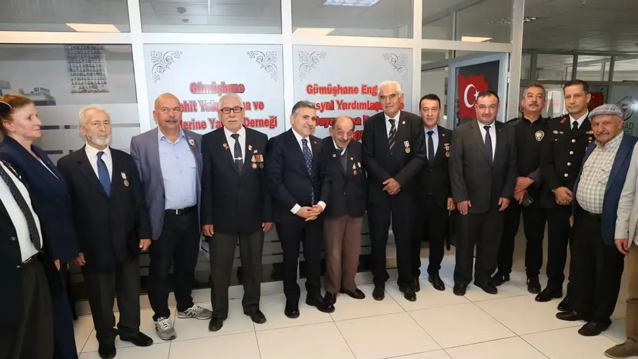 Gümüşhane'de gaziler günü yürüyüşü: kahramanlarla kardeşlik vurgusu