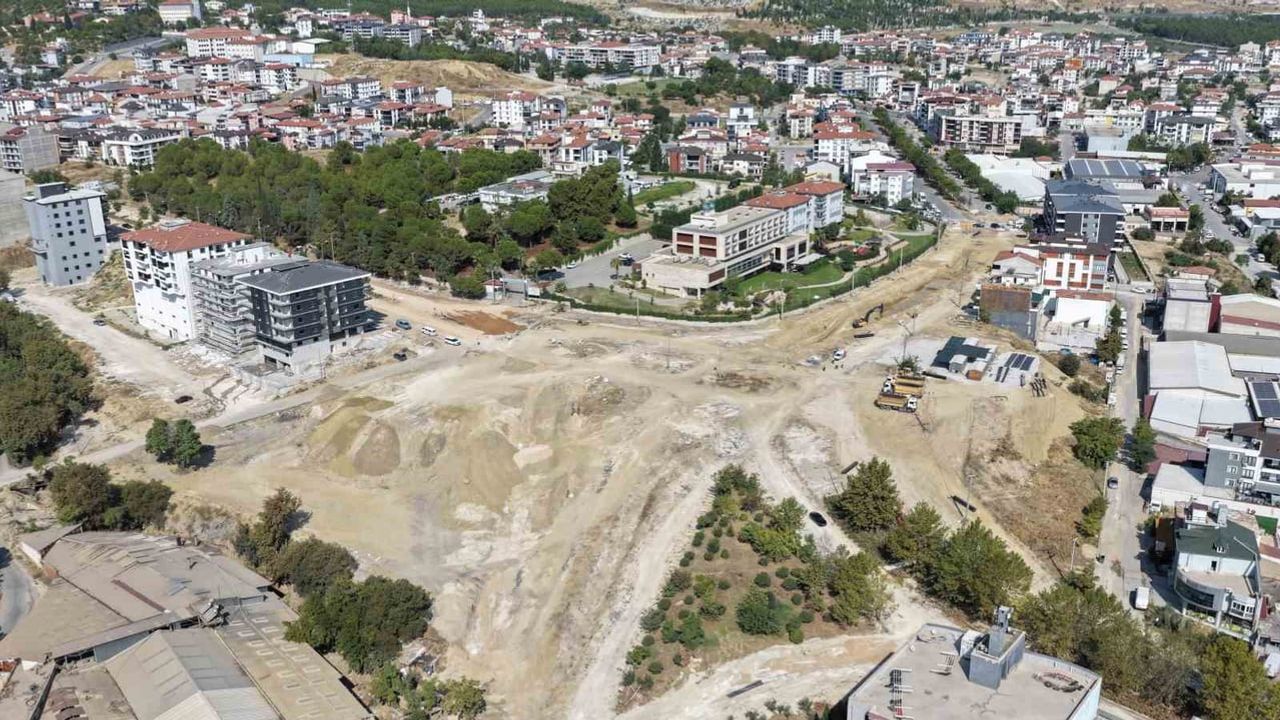 Gümüşler'de 108 milyonluk köprülü kavşakla trafik güvenliğine yeni çözüm
