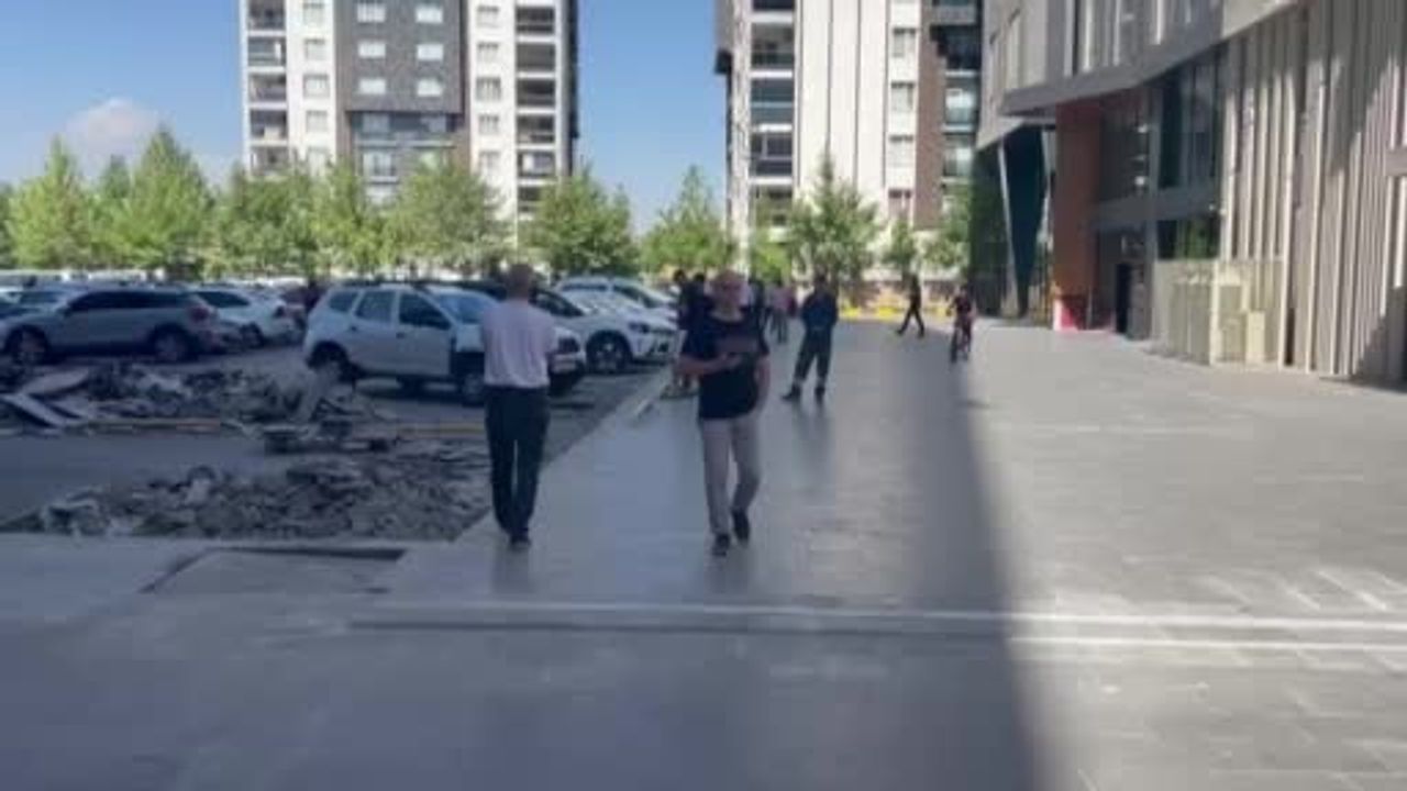 Güneydoğu'da deprem sonrası zeminde çatlamalar kayda geçti