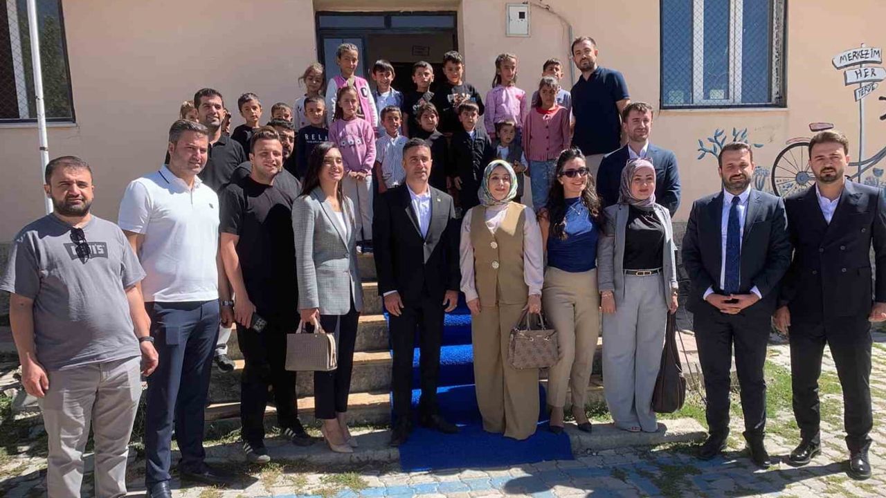 Gürpınar'da merak ateşi: öğrenciler VR ve elektronikle bilimi keşfetti