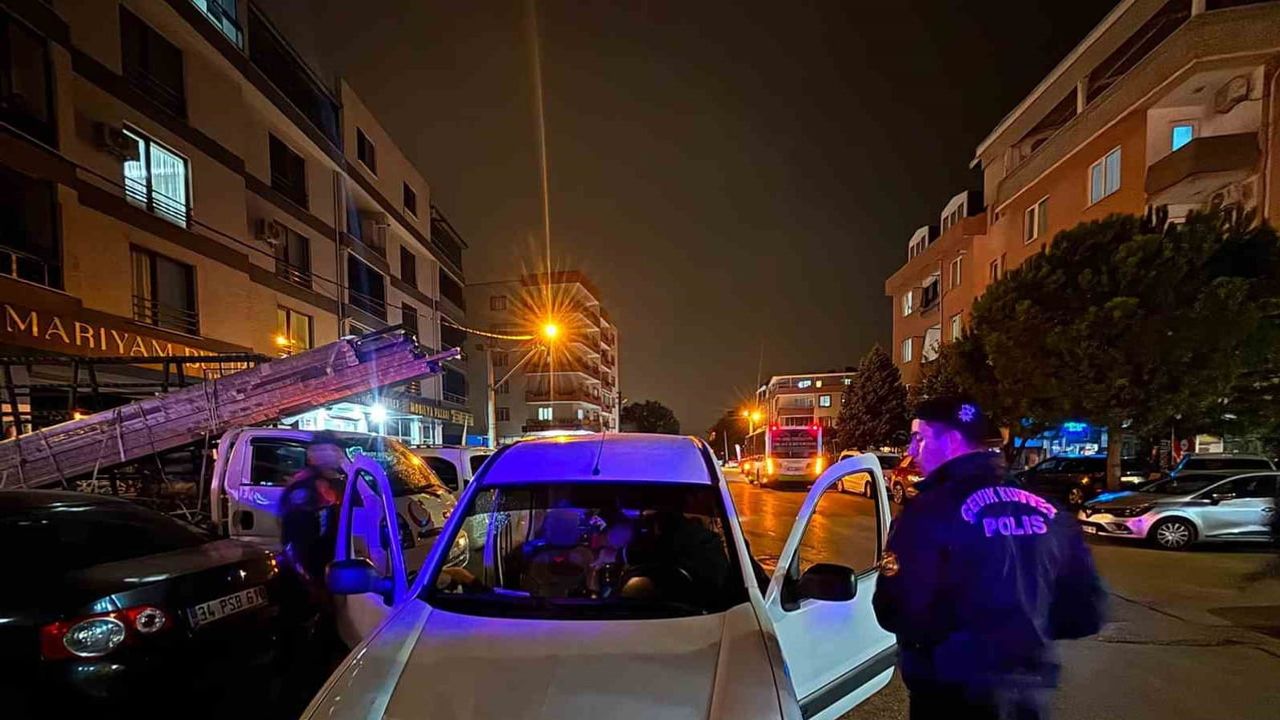 Gürsu'da geniş güvenlik uygulaması: ruhsatsız silah ve metamfetamin ele geçirildi