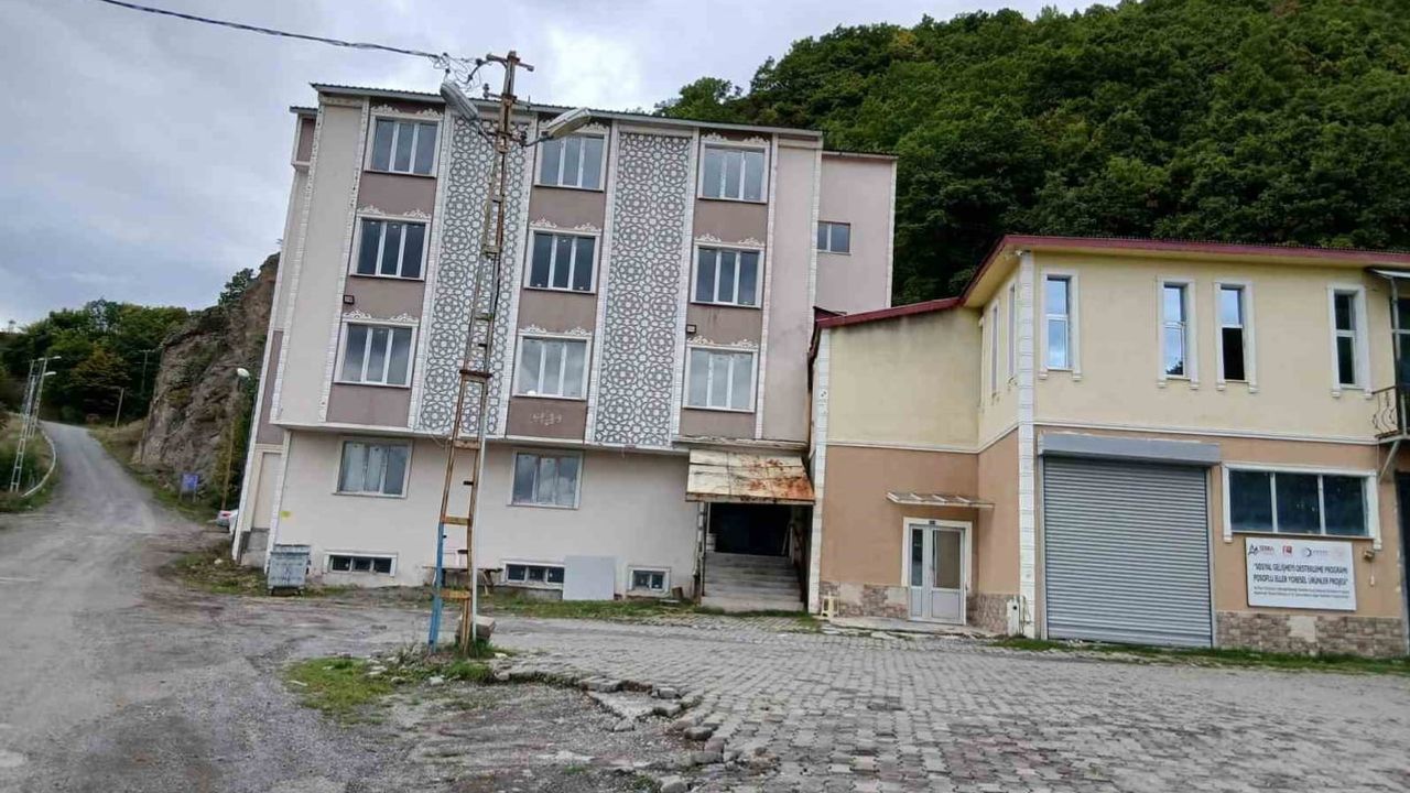 Güvenlik endişeleri nedeniyle Posof Meslek Yüksekokulu'nda eğitim geçici olarak askıya alındı