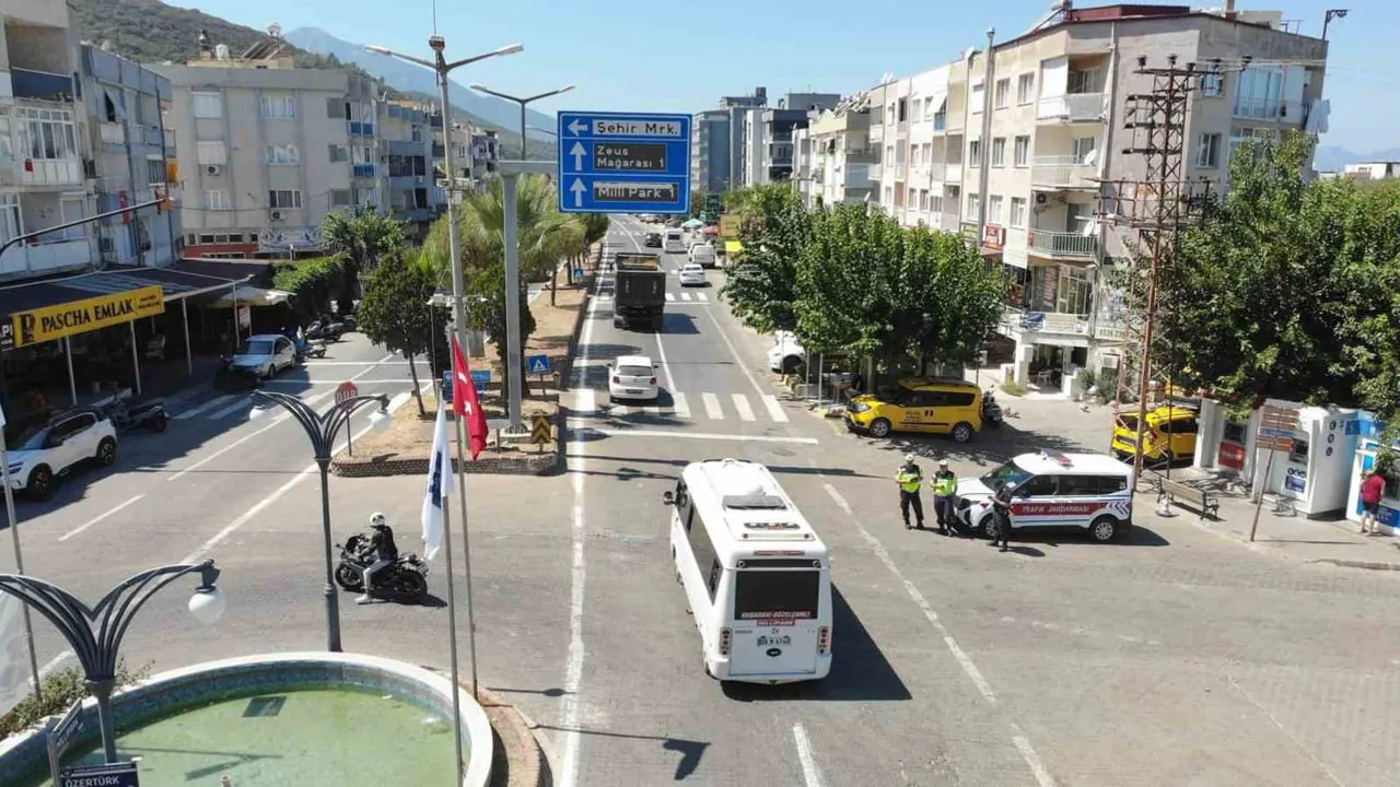 Güzelçamlı'da drone ile trafik denetimi, yaya ve motosiklet güvenliği hedefte