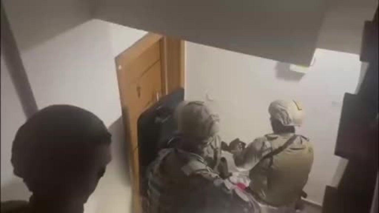 Güzellik vaadiyle sahte senet düzenleme iddiasıyla 10 kişi gözaltında