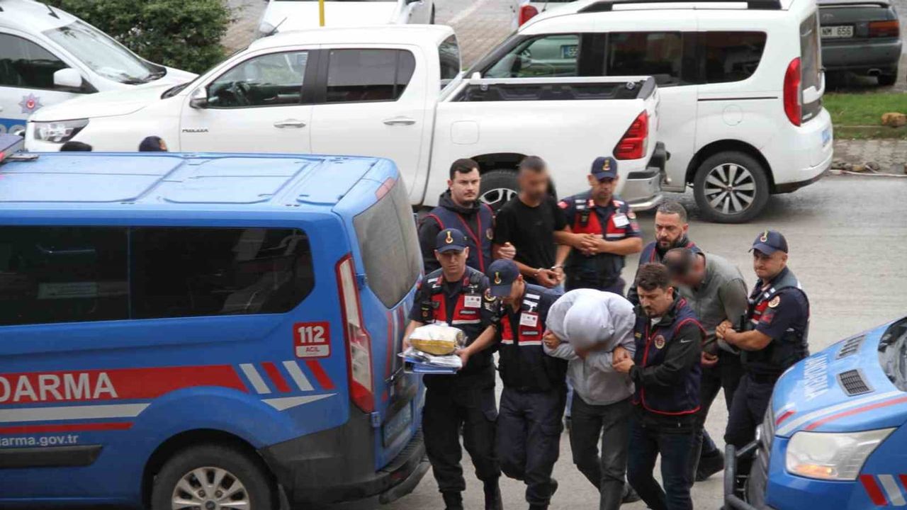 Hacca giden yaşlı adama 'kargo' yalanıyla 17 milyonluk senet tuzağı