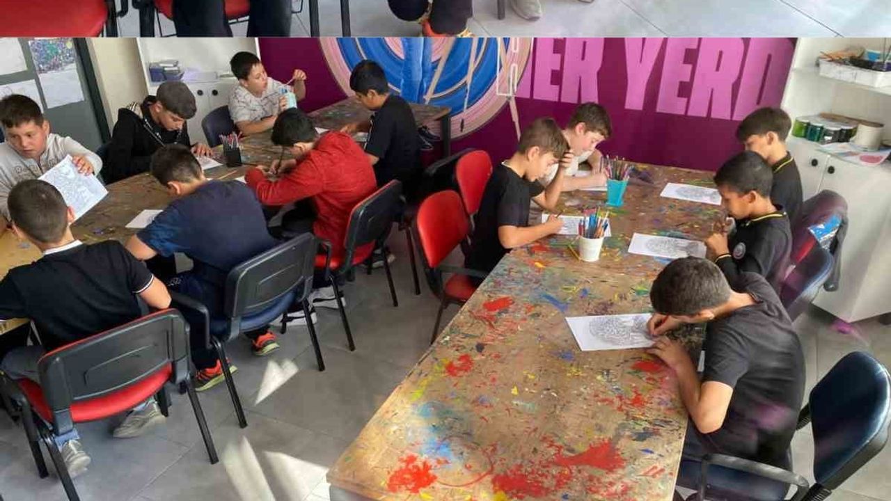 Hafızlık öğrencileri Burhaniye gençlik merkezinde sanatla buluştu