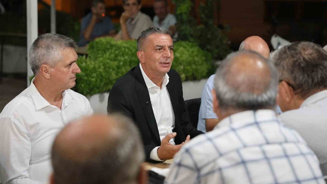 Hakan Şimşek Aşağıçobanisa’da mahalle sakinlerinin taleplerini not etti