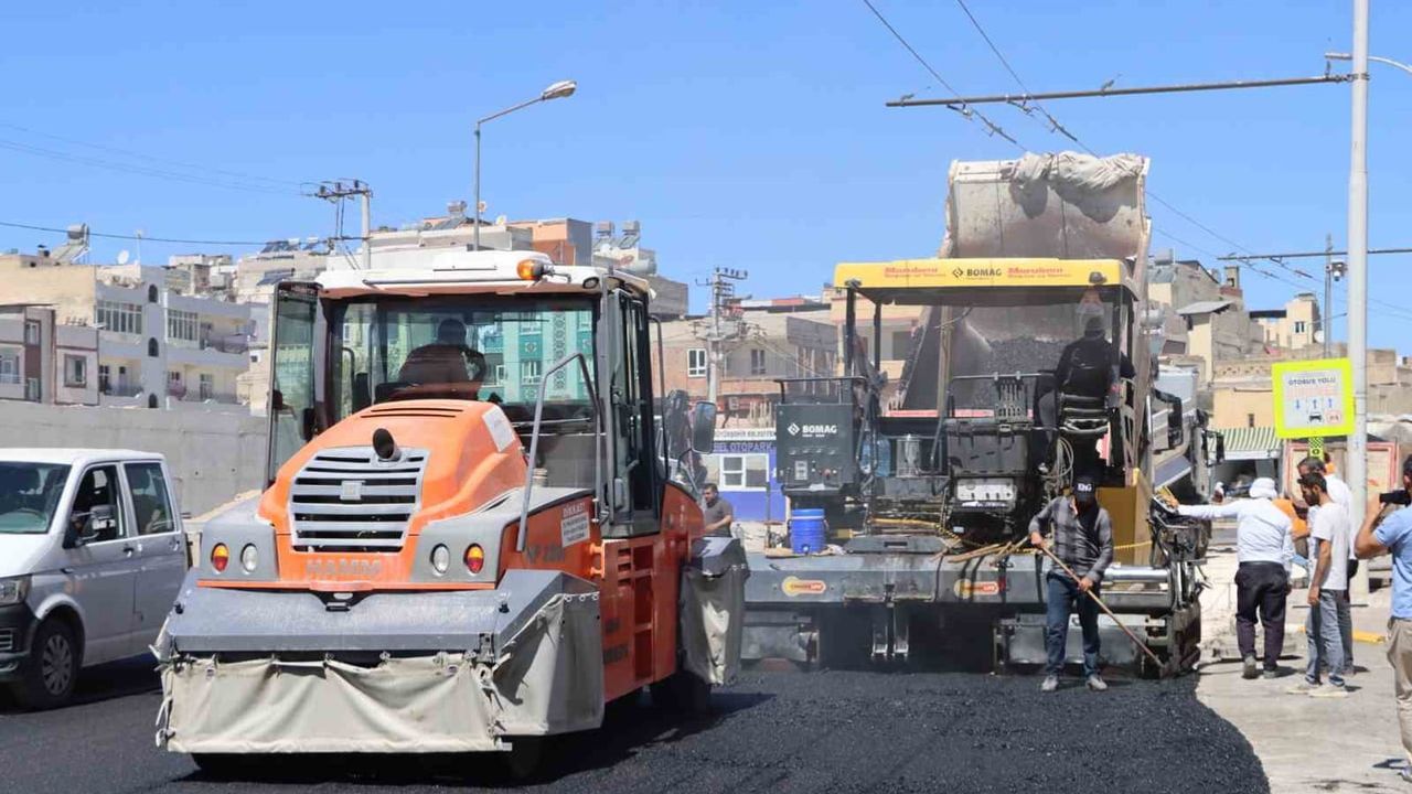 Haleplibahçe caddesi'nde sıcak asfaltla tarihi rotaya konforlu erişim