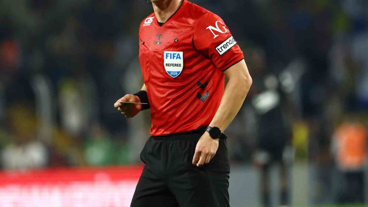 Halil Umut Meler Çekya ile İngiltere maçında UEFA Uluslar Ligi'ni yönetecek