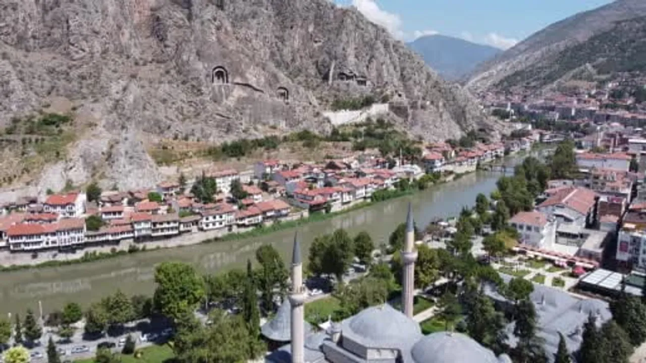 Hasat vakti: Amasya misket elmasının çıtırtısı bahçeleri doldurdu